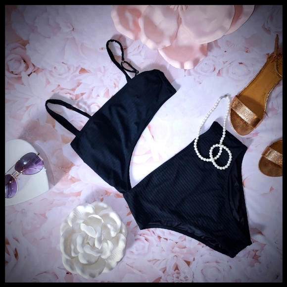 Medium Shade & Shore Black Ribbed Cut-Out One Piece Swimsuit - Picture 1 of 6